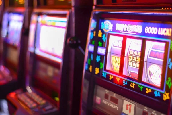 Live roulette table with professional dealer and multiple camera angles on jaya jitu app